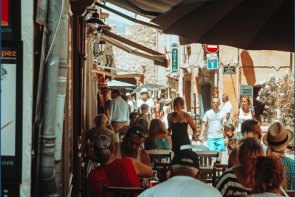 Le tourisme relève la tête